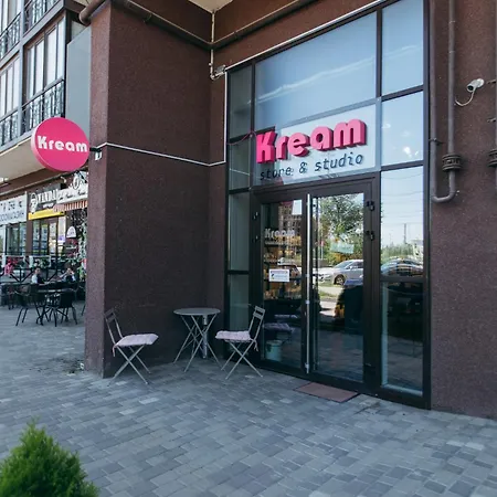 Atlant Luxury Apart Навпроти Тц Депот, Wi Fi 24 На 7 Chernivtsi Exterior photo